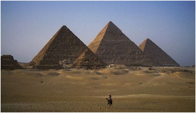 Piramida di Giza [Image Source]