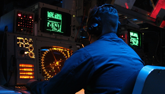 Radar digunakan dalam militer [image source]