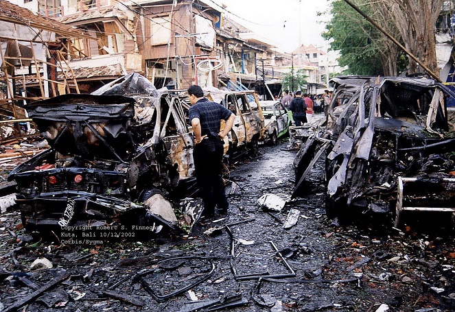 Kasus Bom Bali yang menggemparkan berhasil diselesaikan dengan gemilang oleh polisi [Image Source]