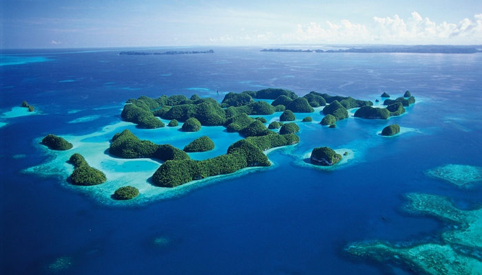 gugusan kepulauan kecil di Tuvalu [image source]