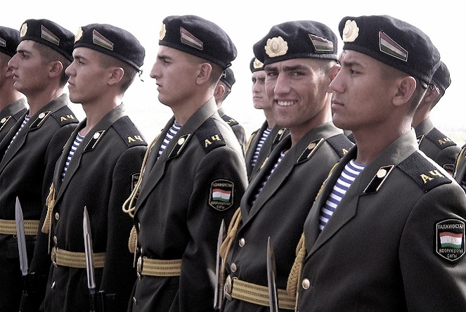 Mayoritas tentara Tajikistan berisi prajurit sewaan [Image Source]