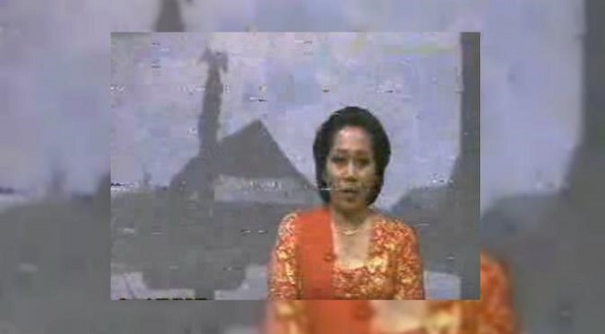 Tak hanya memperingatkan, TVRI juga menyiarkan gerhana secara live [Image Source]