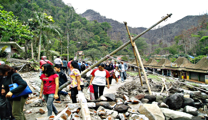 Erupsi Gunung Merapi [image source]