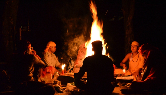 Ilustrasi ritual yang dilakukan oleh sekte Jharkhand [image source]