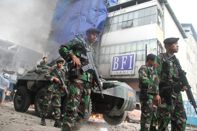Kopassus menyerbu markas milisi Ambon dalam waktu 2 jam saja [image source]