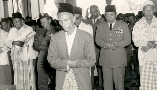 Kunjungan Soekarno di Aceh [Image Source]