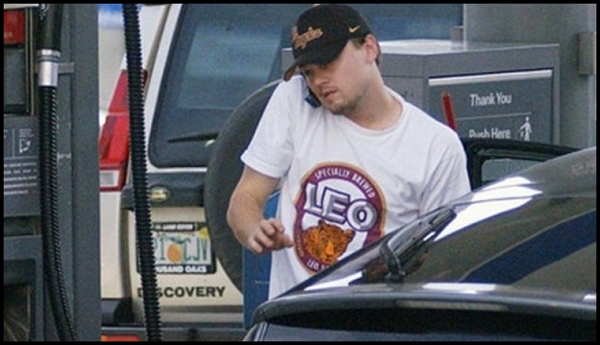 Leo dan mobilnya [Image Source]