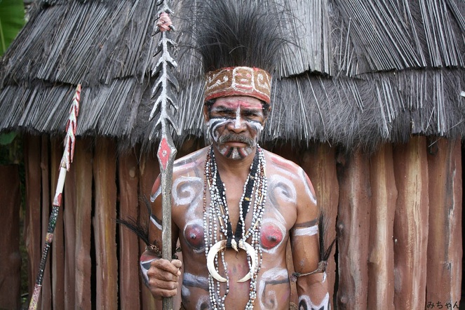 Orang suku Moi [image source]