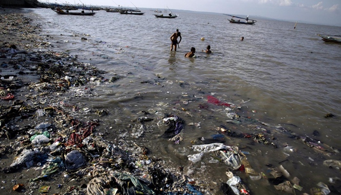 Pantai-pantai tercemar [image source]