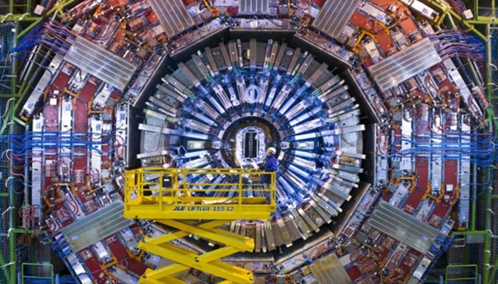 Proyek CERN untuk meneliti partikel atom [image source]