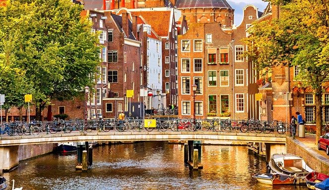 Amsterdam, Belanda [Image Source]