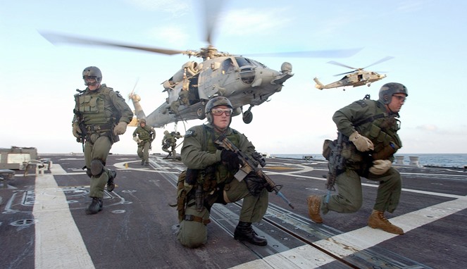 Latihan Navy SEAL [Image Source]