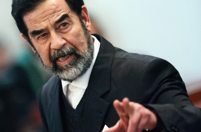 Saddam Hussein digantung juga erat karena konspirasi yang dilakukan Amerika [Image Source]