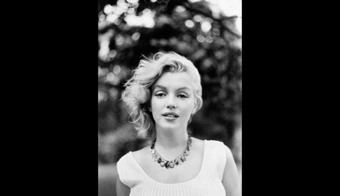 Marilyn Kecil Sering Pamer Kalau Ayahnya adalah Clark Gable [ Image Source ]