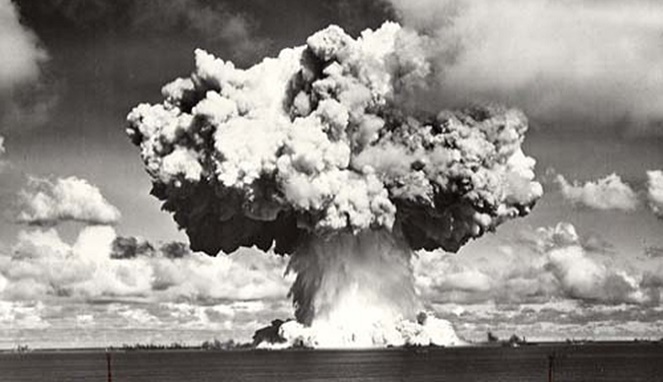 Ledakan Bom Atom [Image Source]
