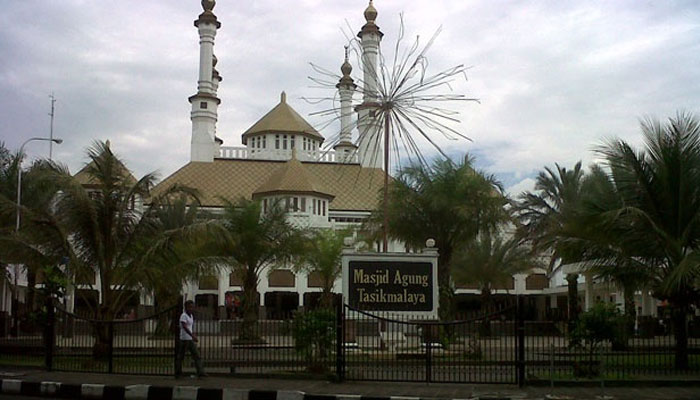 Masjid Agung Tasikmalaya [image source]