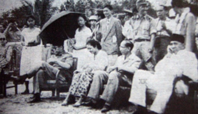 Presiden Soekarno ikut hadir dalam pembangunan kota Palangkaraya [Image Source]