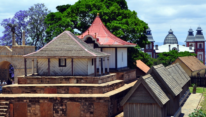 bangunan di Antananarivo [image source]