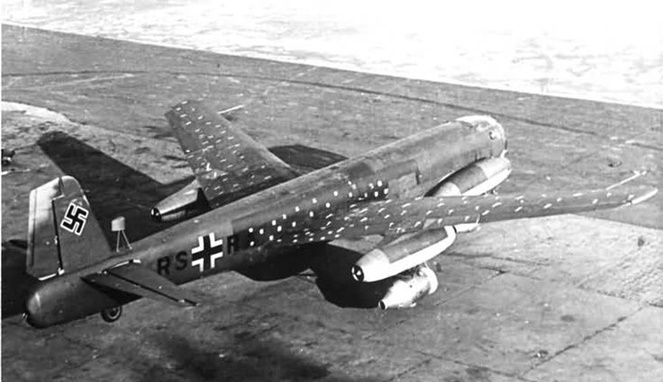 Pesawat tempur bermesin jet milik NAZI [Image Source]