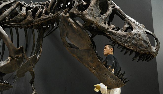 Gigitan T-Rex sangat gila [Image Source]