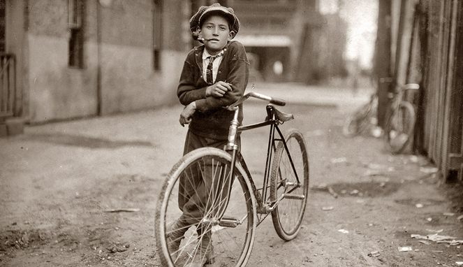 Kurir sepeda di masa lalu [Image Source]
