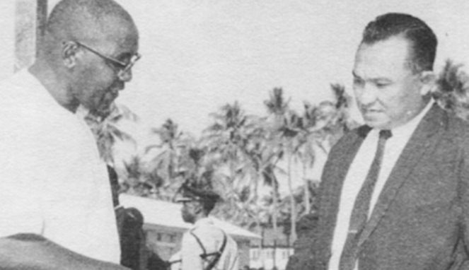 Menteri Kabinet Presiden Tanzania dan Moehammad Jasin [Image Source]