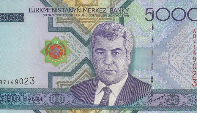 Wajah Niyazov juga ada di mata uang Turkmenistan [Image Source]