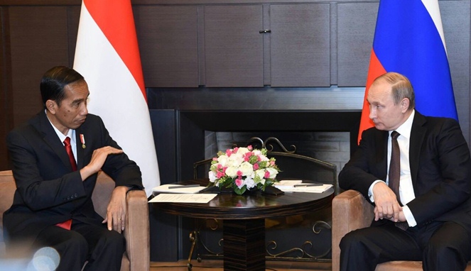 Jokowi dan Putin [Image Source]