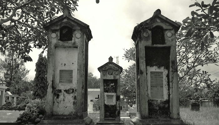 Makam Londo Ireng [image source]