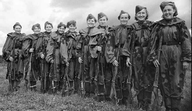 Pasukan sniper wanita Soviet [Image Source]