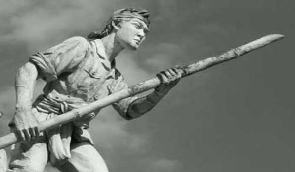 Pejuang bersenjata bambu runcing [Image Source]