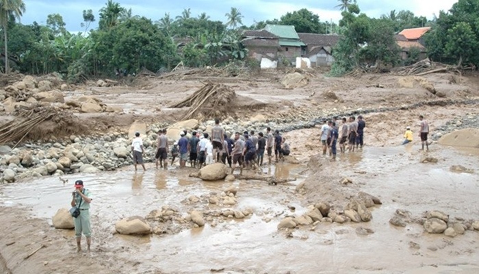 banjir jember [image source]