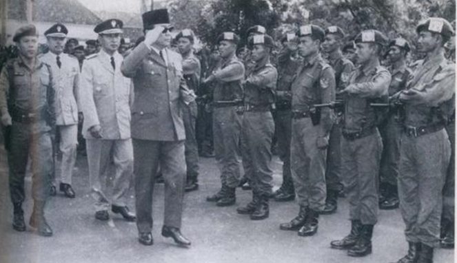 Dibentuk oleh Presiden Soekarno [Image Source]