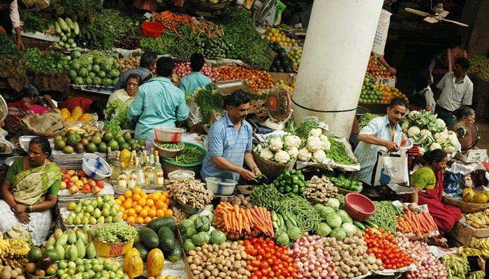 pedagang di pasar [image source]