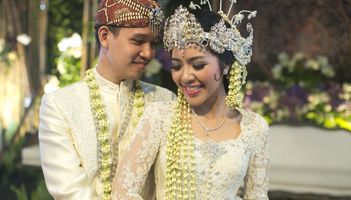Pernikahan adat Sunda [image source]