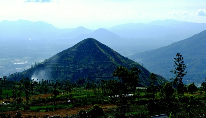 Gunung Sdahurip [image source]