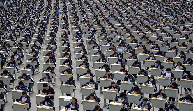 Ujian sekolah di Tiongkok.