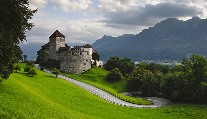 Kastil Vaduz [Image Source]