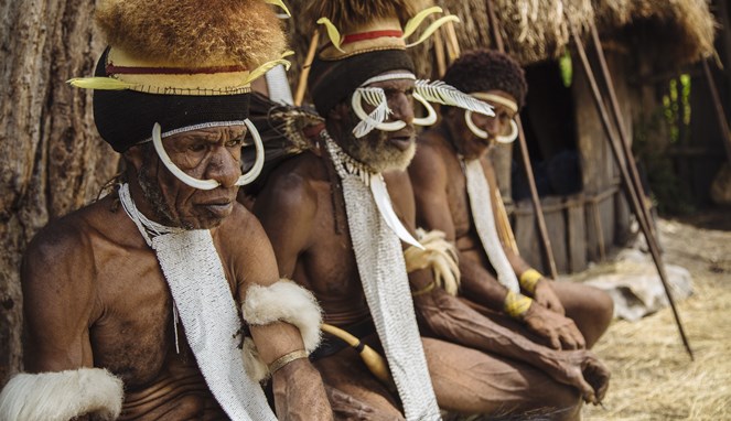 Para pria suku Dani [Image Source]