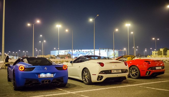 Parkiran Ferrari di Qatar [Image Source]