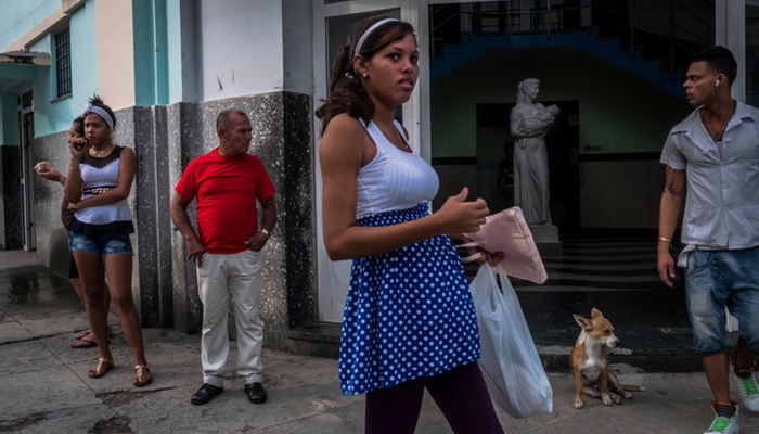 Wanita hamil di Kuba [image source]