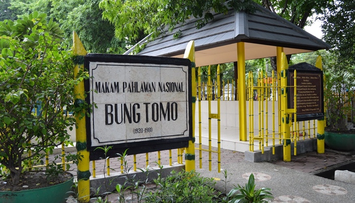 Makam Bung Tomo [image source]