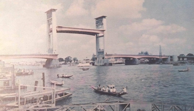 Berdiri Megah Jelang Asian Games Ini Transformasi Jembatan Ampera Dari