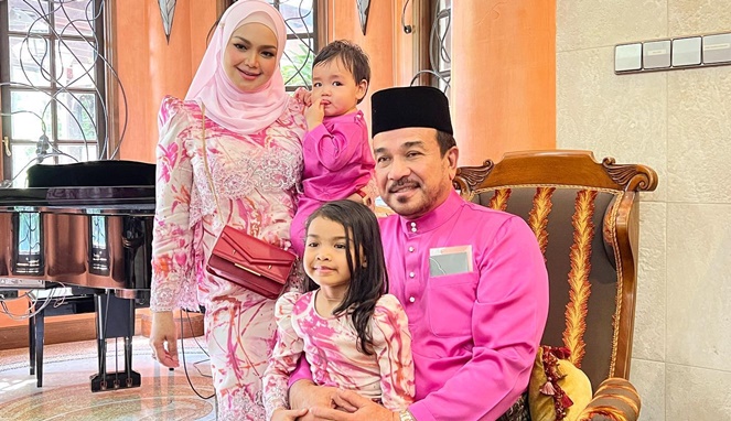 Siti Nurhaliza bersama suami dan anak-anaknya. [Sumber Gambar]