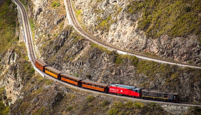 Devil's Nose, jalur kereta ekstrem di Ekuador. [Sumber Gambar]