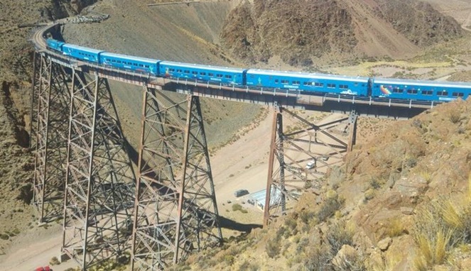 Tren de las nubes, Argentina. [Sumber Gambar]