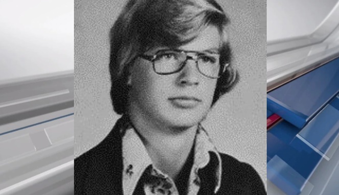 Potret Jeffrey Dahmer ketika berusia 18 tahun, saat ia pertama kali membunuh. [Sumber Gambar]